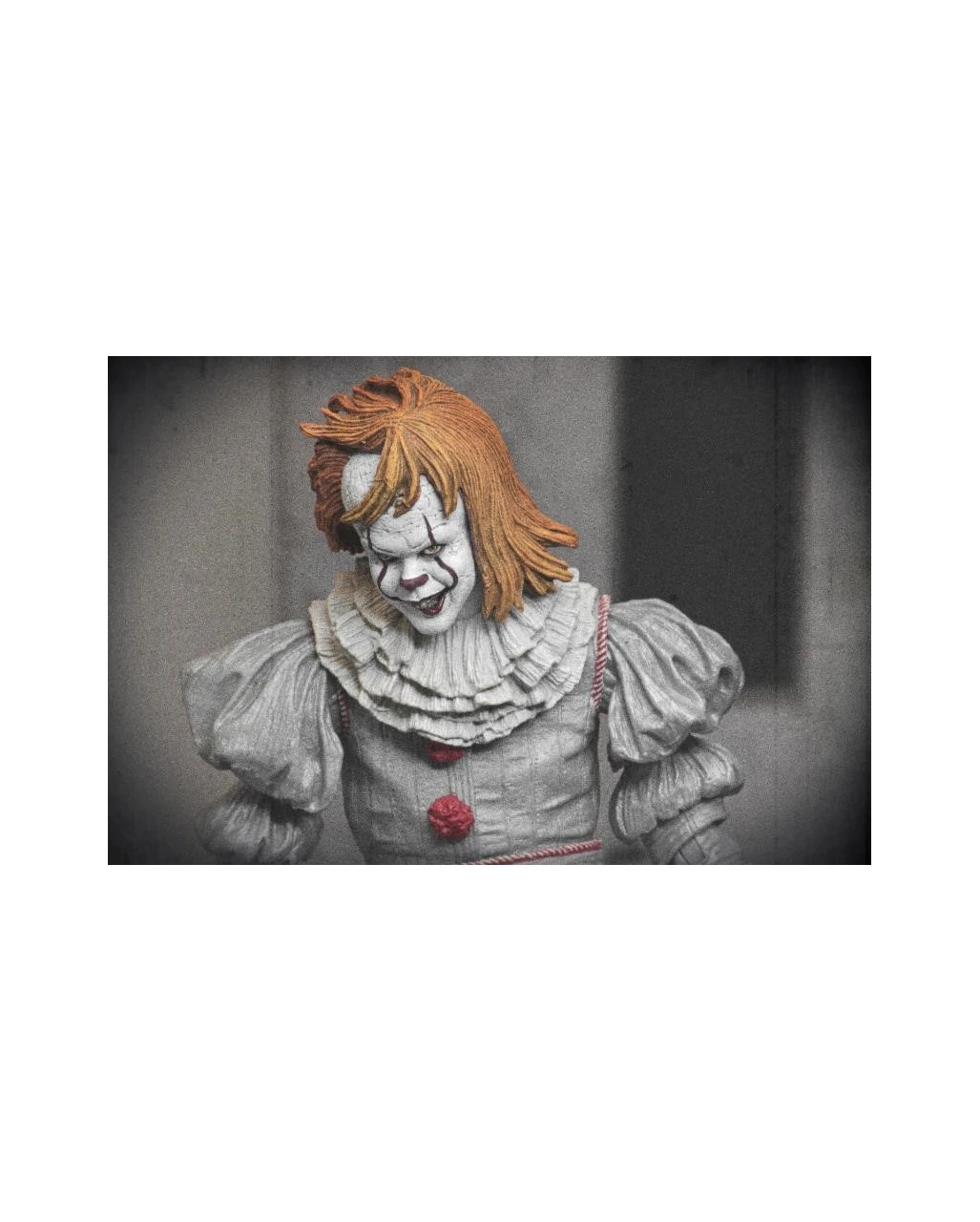 IT Ultimate Pennywise Well House Actionfigur 18cm 9 IT Ultimate Pennywise Well House Actionfigur 18cm – Bild 7